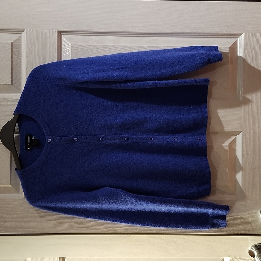 C byBloomingdale cashmere crew neck cardigan long sleeves front button size m